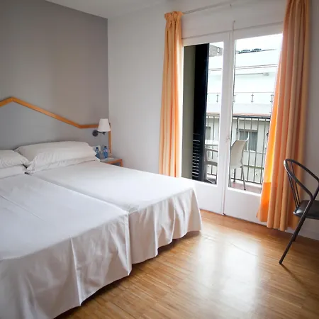 Subur Готель 3*