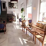 Subur Hotel 3*