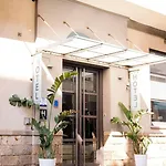 Subur Hotel 3*