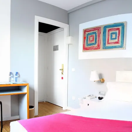 Subur Готель Сіджас