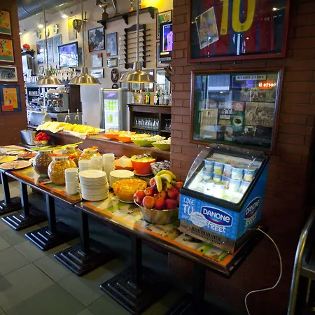 Subur Готель Сіджас