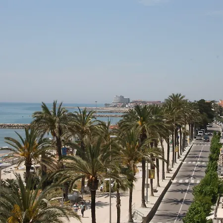 Subur Готель 3*